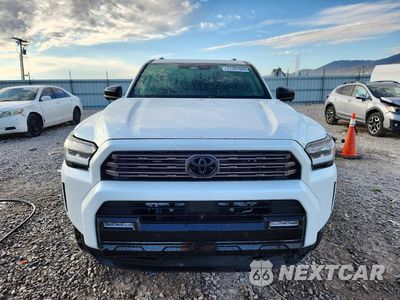 Piąte zdjęcie samochodu w środku: 2025 TOYOTA 4RUNNER PLATINUM HV VIN:JTEVB5BR1S5018548 - miniatura