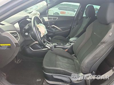 Zdjęcie 7 z 12 samochodu: 2017 HYUNDAI VELOSTER VALUE EDITION VIN:KMHTC6AD7HU313183 - miniatura