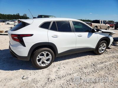 Trzecie zdjęcie samochodu z tyłu: 2026 CHEVROLET TRAX LS VIN:KL77LFEPXTC231311 - miniatura