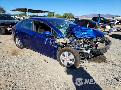 Czwarte zdjęcie samochodu z boku: 2017 KIA FORTE LX VIN:3KPFK4A74HE049910 - miniatura