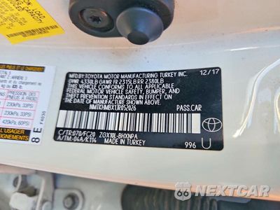 Zdjęcie 12 z 12 samochodu: 2018 TOYOTA C-HR XLE VIN:NMTKHMBX1JR052026 - miniatura
