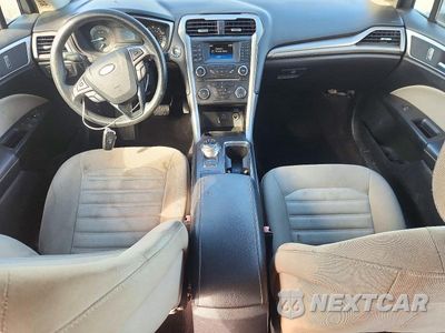 Zdjęcie 8 z 12 samochodu: 2017 FORD FUSION S VIN:3FA6P0G75HR274014 - miniatura