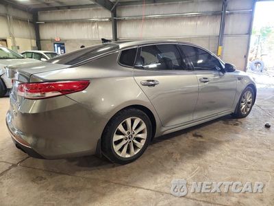 Trzecie zdjęcie samochodu z tyłu: 2016 KIA OPTIMA EX VIN:5XXGU4L32GG092754 - miniatura