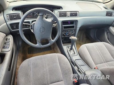 Zdjęcie 8 z 12 samochodu: 2000 TOYOTA CAMRY LE VIN:4T1BG22K2YU007949 - miniatura