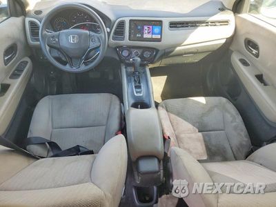 Zdjęcie 8 z 12 samochodu: 2018 HONDA HR-V LX VIN:3CZRU5H38JG705966 - miniatura