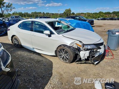 Czwarte zdjęcie samochodu z boku: 2024 TOYOTA CAMRY XLE VIN:4T1F31AK4RU629740 - miniatura