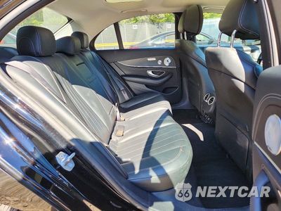Zdjęcie 10 z 12 samochodu: 2018 MERCEDES-BENZ E 300 4MAT VIN:WDDZF4KB1JA458272 - miniatura