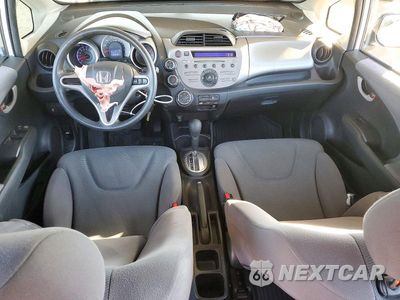 Zdjęcie 8 z 12 samochodu: 2012 HONDA FIT VIN:JHMGE8H38CC035643 - miniatura