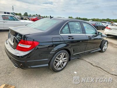 Trzecie zdjęcie samochodu z tyłu: 2014 MERCEDES-BENZ C 300 4MATIC VIN:WDDGF8AB2ER312356 - miniatura