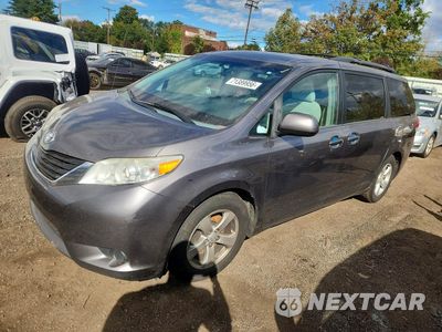 2014 TOYOTA SIENNA LE 5TDKK3DC4ES459741 - główne zdjęcie licytacji z USA - miniatura