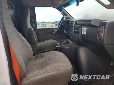 Zdjęcie 11 z 13 samochodu: 2019 CHEVROLET EXPRESS 2500 CARGO DELIVERY VAN VIN:1GCWGAF15K1245885 - miniatura