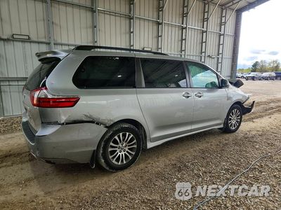 Trzecie zdjęcie samochodu z tyłu: 2020 TOYOTA SIENNA XLE 8-PASSENGER VIN:5TDYZ3DC0LS039204 - miniatura