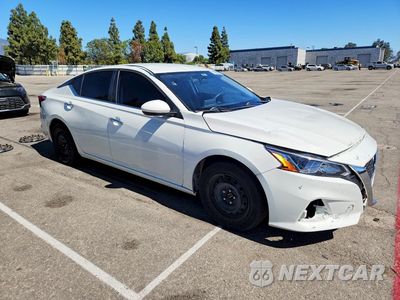 Czwarte zdjęcie samochodu z boku: 2019 NISSAN ALTIMA S VIN:1N4BL4BV3KC127879 - miniatura