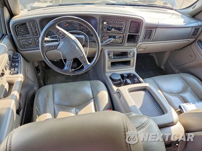 Zdjęcie 8 z 13 samochodu: 2004 CHEVROLET TAHOE K1500 VIN:1GNEK13T74R199665 - miniatura