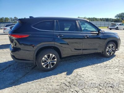 Trzecie zdjęcie samochodu z tyłu: 2023 TOYOTA HIGHLANDER XLE VIN:5TDKDRBH8PS007936 - miniatura