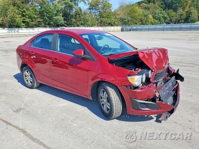 Czwarte zdjęcie samochodu z boku: 2015 CHEVROLET SONIC LT VIN:1G1JC5SGXF4135371 - miniatura