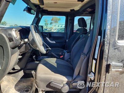 Zdjęcie 7 z 13 samochodu: 2015 JEEP WRANGLER UNLIMITED SAHARA VIN:1C4BJWEG6FL726726 - miniatura
