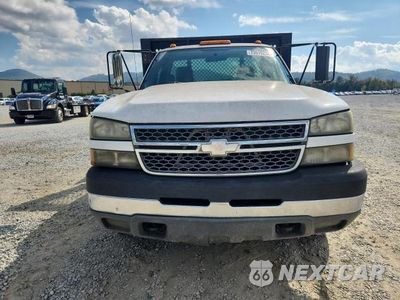 Piąte zdjęcie samochodu w środku: 2005 CHEVROLET SILVERADO C3500 VIN:1GBJC34245E235685 - miniatura