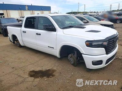 Czwarte zdjęcie samochodu z boku: 2026 RAM 1500 LARAMIE VIN:1C6SRFJP2TN155922 - miniatura