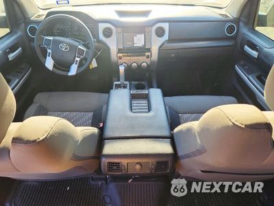 Zdjęcie 8 z 12 samochodu: 2018 TOYOTA TUNDRA CREWMAX SR5 VIN:5TFEM5F16JX129196 - miniatura