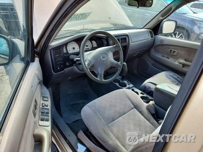Zdjęcie 8 z 12 samochodu: 2001 TOYOTA TACOMA DOUBLE CAB PRERUNNER VIN:5TEGN92N01Z870362 - miniatura