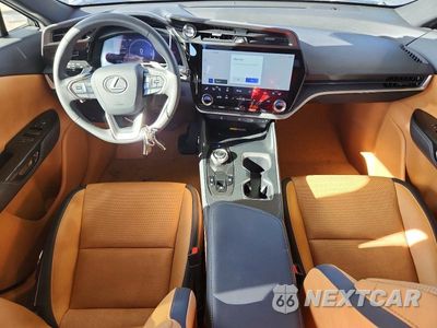Zdjęcie 8 z 14 samochodu: 2024 LEXUS RZ 300E VIN:JTJABABB1RA003335 - miniatura