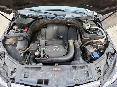 Zdjęcie 11 z 13 samochodu: 2014 MERCEDES-BENZ C 250 VIN:WDDGF4HB1EG249583 - miniatura