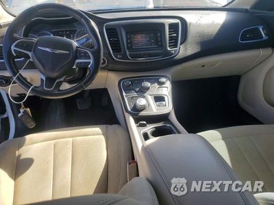 Zdjęcie 8 z 12 samochodu: 2015 CHRYSLER 200 LIMITED VIN:1C3CCCAB7FN531220 - miniatura