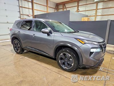 Czwarte zdjęcie samochodu z boku: 2026 NISSAN ROGUE SV VIN:5N1BT3BB9TC682567 - miniatura