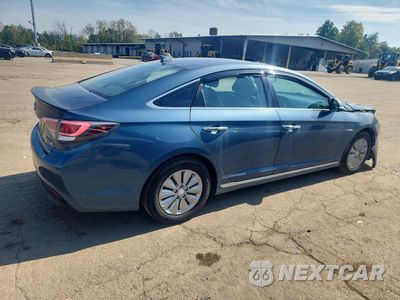 Trzecie zdjęcie samochodu z tyłu: 2016 HYUNDAI SONATA HYBRID SE VIN:KMHE24L17GA042290 - miniatura