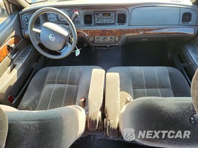 Zdjęcie 8 z 12 samochodu: 2005 MERCURY GRAND MARQUIS GS VIN:2MEFM74W95X614428 - miniatura