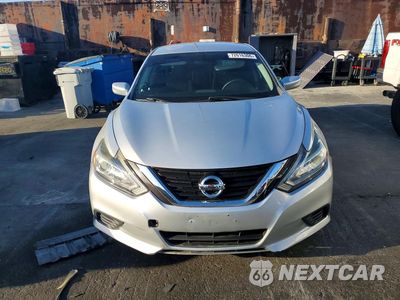 Piąte zdjęcie samochodu w środku: 2018 NISSAN ALTIMA 2.5 S VIN:1N4AL3AP6JC271045 - miniatura