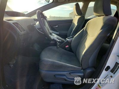 Zdjęcie 7 z 12 samochodu: 2013 TOYOTA PRIUS TWO VIN:JTDKN3DU4D5576059 - miniatura