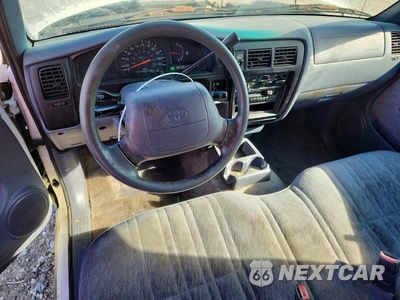 Zdjęcie 8 z 12 samochodu: 1999 TOYOTA TACOMA BASE VIN:4TANL42N1XZ491239 - miniatura