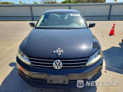 Piąte zdjęcie samochodu w środku: 2017 VOLKSWAGEN JETTA SE VIN:3VWDB7AJ2HM355916 - miniatura