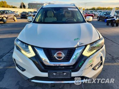Piąte zdjęcie samochodu w środku: 2017 NISSAN ROGUE SL VIN:JN8AT2MV3HW275887 - miniatura