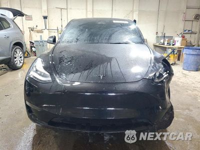 Piąte zdjęcie samochodu w środku: 2021 TESLA MODEL Y VIN:5YJYGDED0MF107736 - miniatura