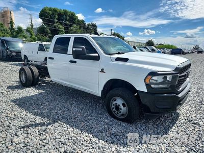 Czwarte zdjęcie samochodu z boku: 2023 RAM 3500 VIN:3C7WRSCL5PG597673 - miniatura