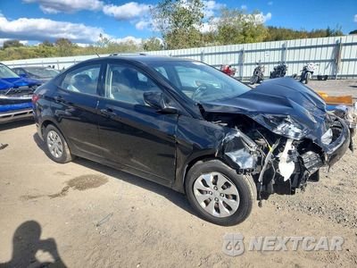 Czwarte zdjęcie samochodu z boku: 2017 HYUNDAI ACCENT SE VIN:KMHCT4AE9HU355495 - miniatura