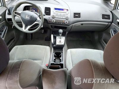 Zdjęcie 8 z 13 samochodu: 2010 HONDA CIVIC LX VIN:2HGFA1F5XAH548506 - miniatura