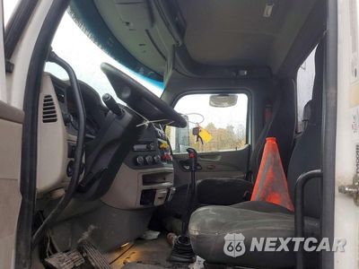 Zdjęcie 7 z 13 samochodu: 2020 PETERBILT 579 SEMI TRUCK VIN:1XPBD49XXLD727839 - miniatura