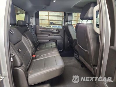Zdjęcie 10 z 12 samochodu: 2026 GMC SIERRA K1500 SLT VIN:1GTUUDED2TZ235878 - miniatura
