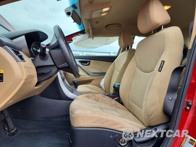 Zdjęcie 7 z 12 samochodu: 2013 HYUNDAI ELANTRA GLS VIN:KMHDH4AE8DU739476 - miniatura