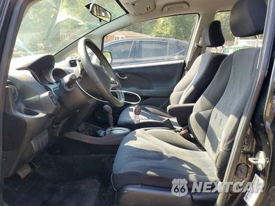 Zdjęcie 7 z 12 samochodu: 2010 HONDA FIT SPORT VIN:JHMGE8H49AC005119 - miniatura
