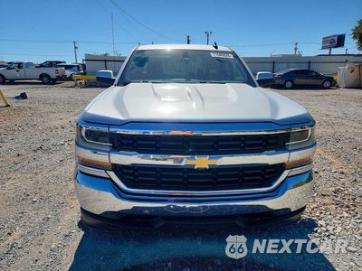 Piąte zdjęcie samochodu w środku: 2018 CHEVROLET SILVERADO K1500 LT VIN:1GCVKREC1JZ158819 - miniatura