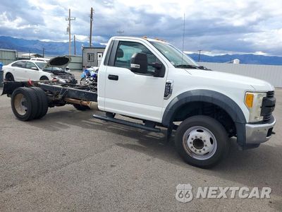 Czwarte zdjęcie samochodu z boku: 2017 FORD F550 SUPER DUTY VIN:1FDUF5GT0HEE06660 - miniatura