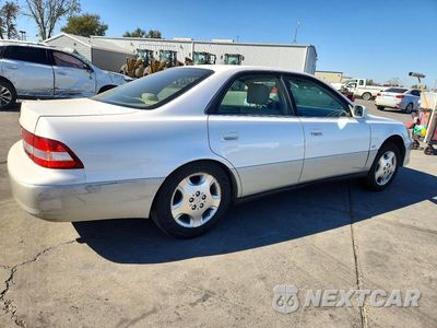 Trzecie zdjęcie samochodu z tyłu: 2000 LEXUS ES 300 VIN:JT8BF28G8Y0267627 - miniatura