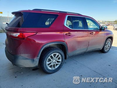 Trzecie zdjęcie samochodu z tyłu: 2021 CHEVROLET TRAVERSE LT VIN:1GNEVHKW1MJ133901 - miniatura