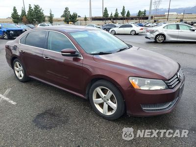 Czwarte zdjęcie samochodu z boku: 2013 VOLKSWAGEN PASSAT SE VIN:1VWBP7A38DC125139 - miniatura