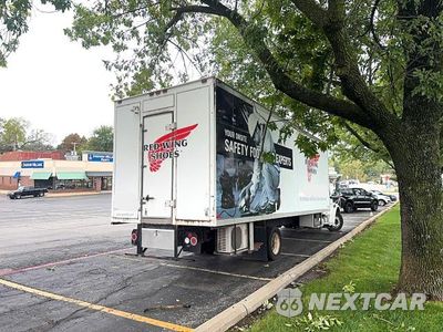 Czwarte zdjęcie samochodu z boku: 2005 FREIGHTLINER M2 BOX TRUCK VIN:1FVACWCT55HU28213 - miniatura